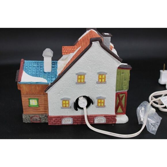 1994 Lemax Dickensvale Christmas Village “Sudbury Crossing” Illuminated House - Picture 7 of 10